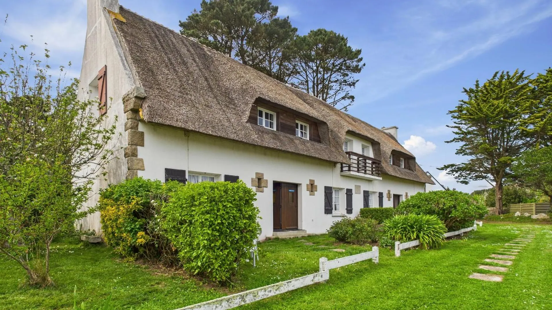 Casa de Férias La Corvette - Pour 4 Dans Une Chaumiere Avec Jardin Guilvinec