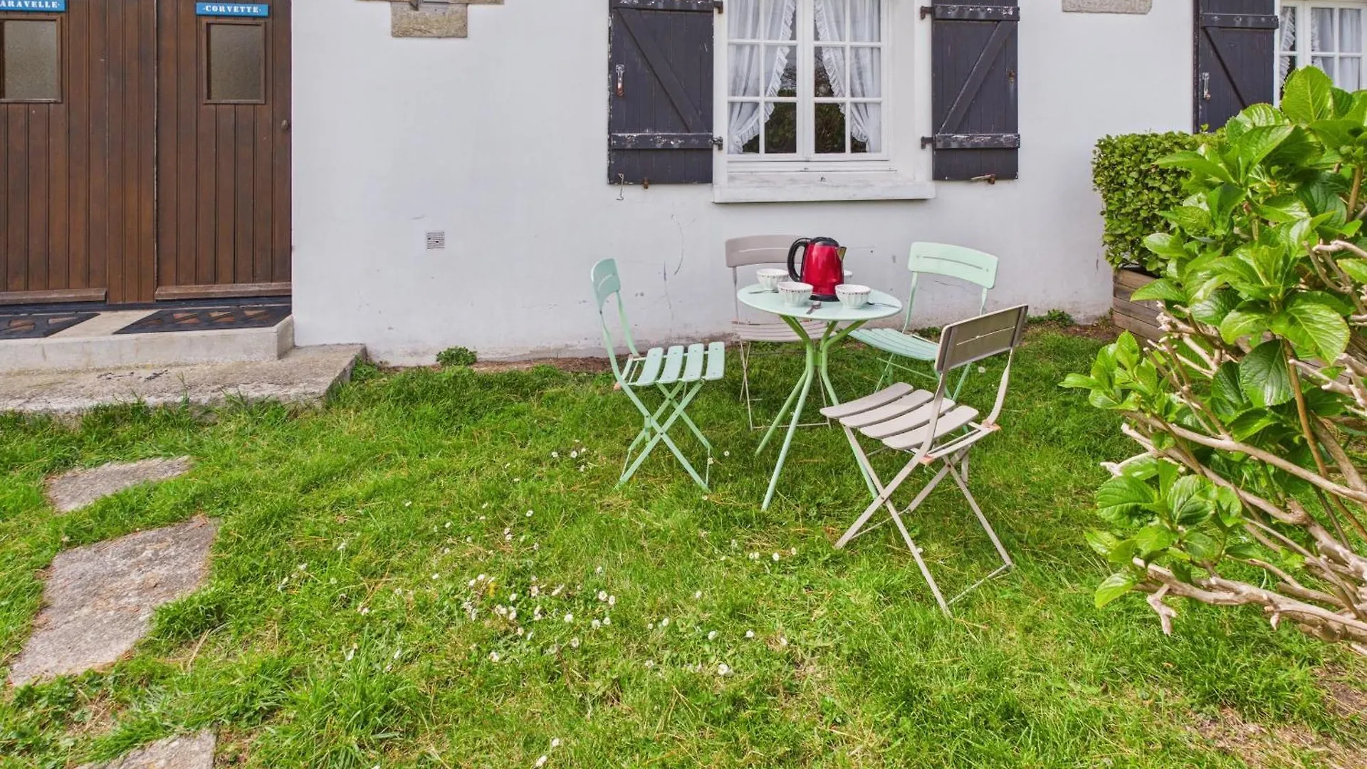 Casa de Férias La Corvette - Pour 4 Dans Une Chaumiere Avec Jardin Guilvinec França